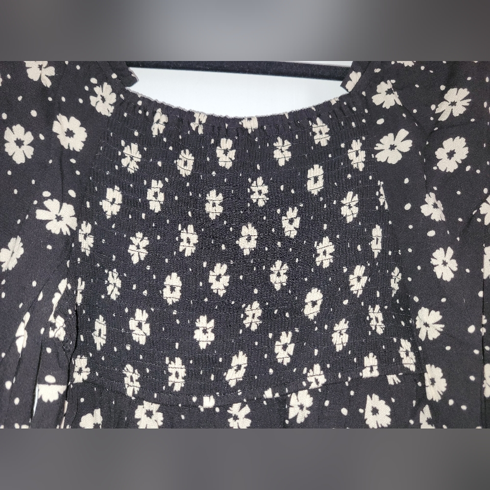 NWOT No Boundaries Black and White Floral Top - Picture 3 of 5